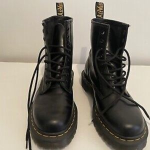 Dr. Martens Pascal 1460 Virginia Leather Boots for Women, Size US 7 - Black
